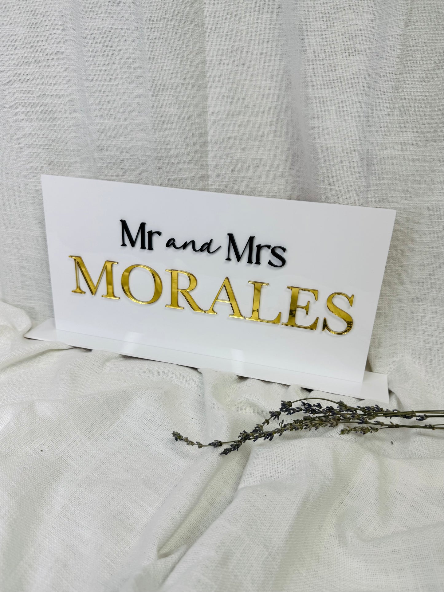 Mr. and Mrs. Table Sign